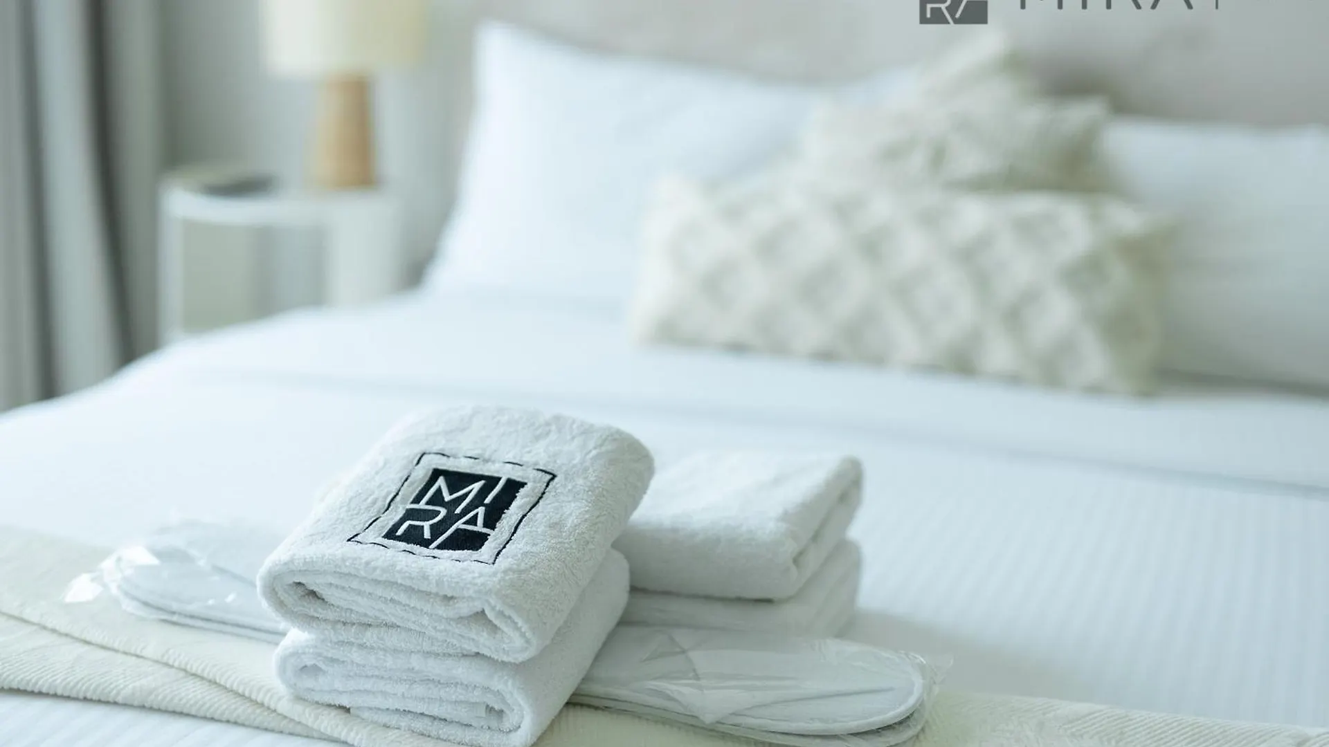 Mira Holiday Homes - Luxury 2 Bedroom In Burj Royale Close To Burj Khalifa Dubai Apartment