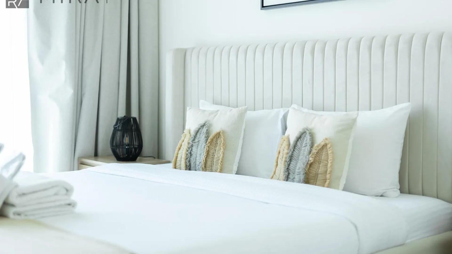 Mira Holiday Homes - Luxury 2 Bedroom In Burj Royale Close To Burj Khalifa Dubai Apartment