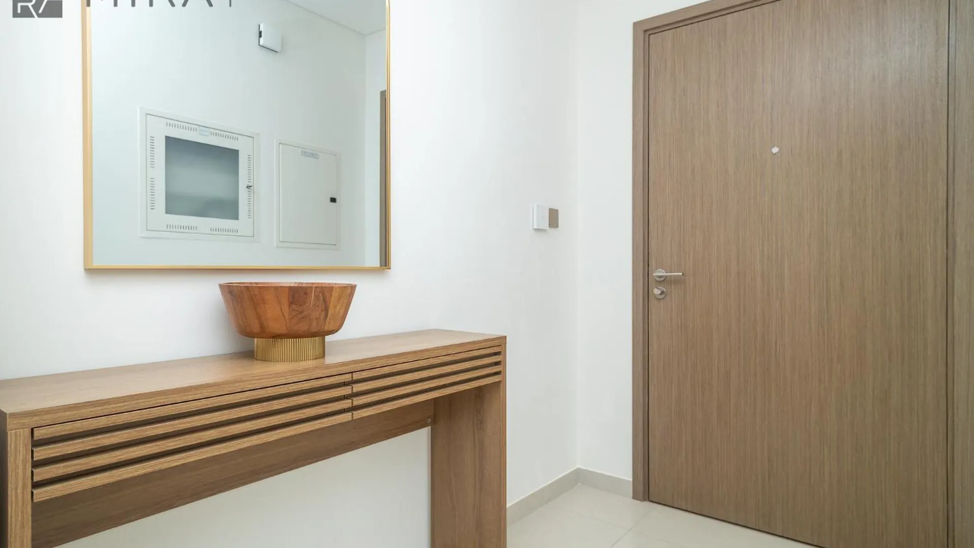 Apartment Mira Holiday Homes - Luxury 2 Bedroom In Burj Royale Close To Burj Khalifa Dubai