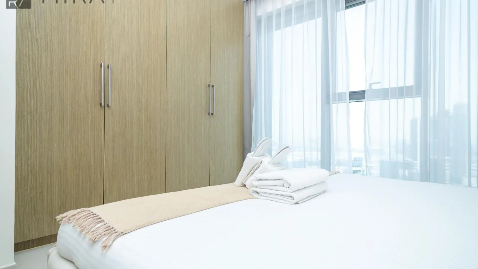 Apartment Mira Holiday Homes - Luxury 2 Bedroom In Burj Royale Close To Burj Khalifa Dubai