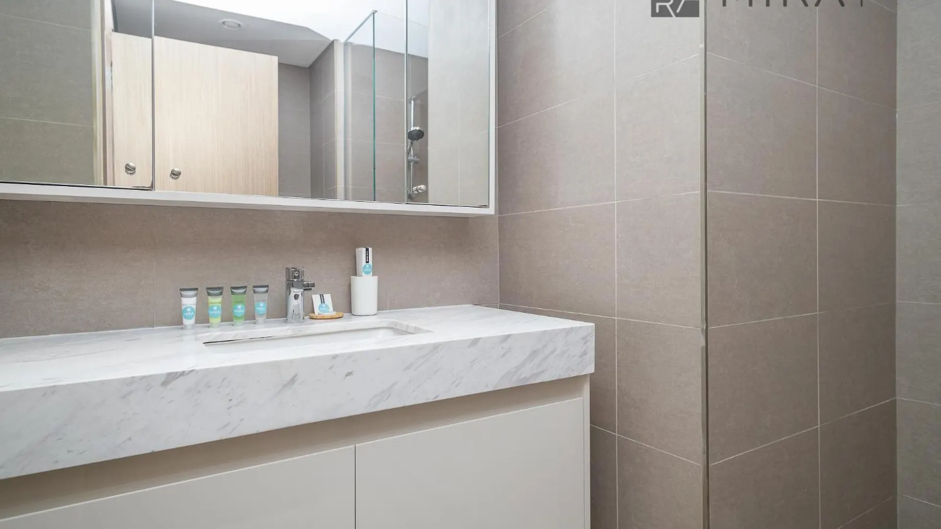 Mira Holiday Homes - Luxury 2 Bedroom In Burj Royale Close To Burj Khalifa Dubai