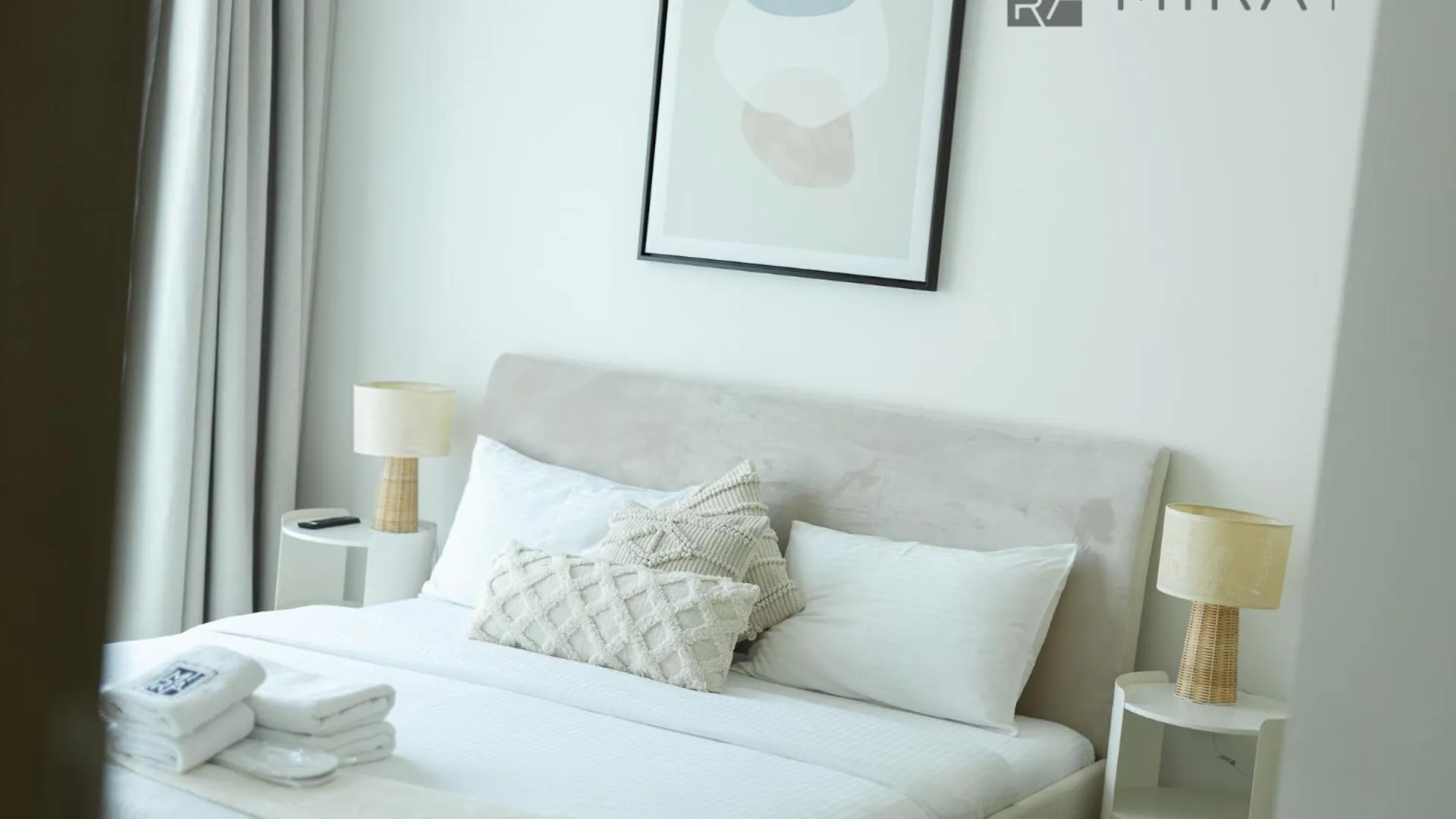 Apartment Mira Holiday Homes - Luxury 2 Bedroom In Burj Royale Close To Burj Khalifa Dubai