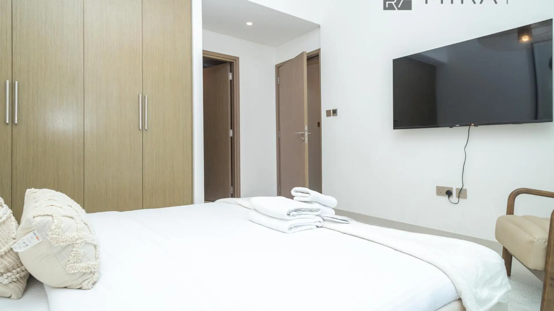 Mira Holiday Homes - Luxury 2 Bedroom In Burj Royale Close To Burj Khalifa Dubai Apartment