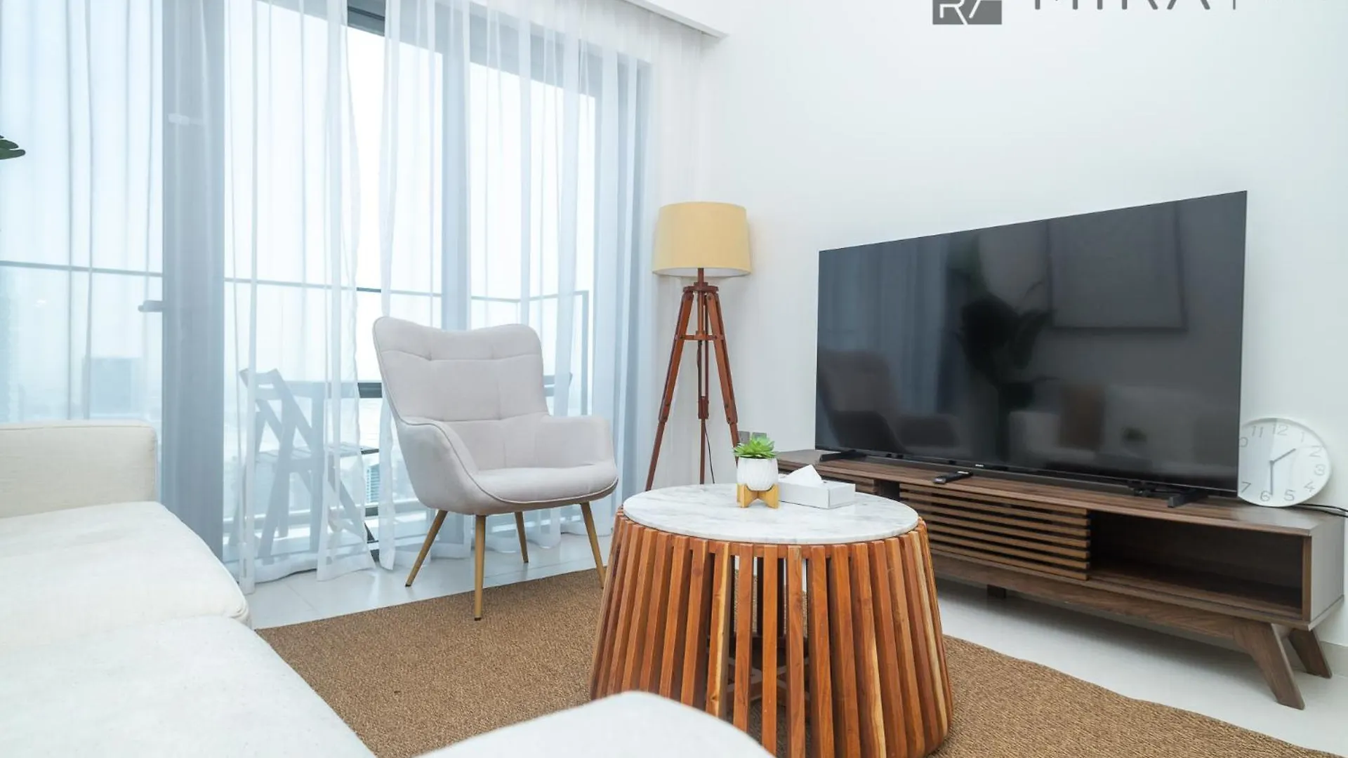 Mira Holiday Homes - Luxury 2 Bedroom In Burj Royale Close To Burj Khalifa Dubai United Arab Emirates